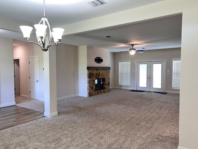 Building Photo - 2502 Majestic Oaks Ct