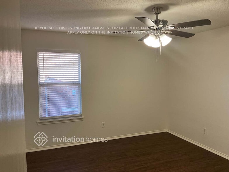 Building Photo - 2817 Goldfinch Dr