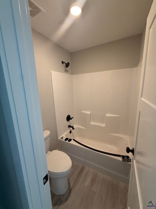 Building Photo - 221 Perth Ct