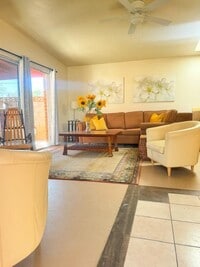 Building Photo - 9141 N Overlook Dr