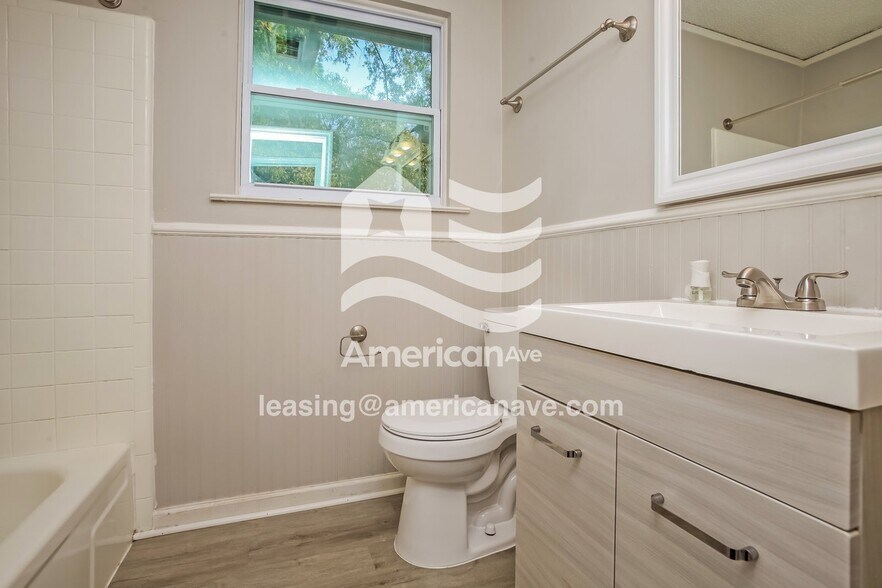 Building Photo - 117 Miranda Rd