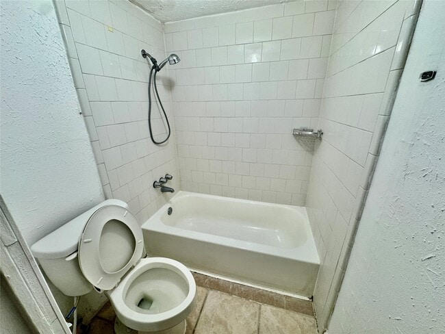 Building Photo - 10555 Turtlewood Ct