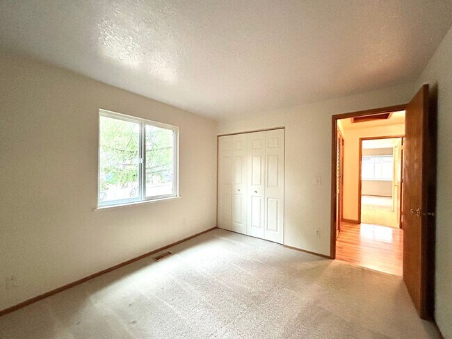 Building Photo - One Of The Top Rated Gems Of 2026: Serene 3 Bed + Bonus Room, 2.5 Bath Spacious House!