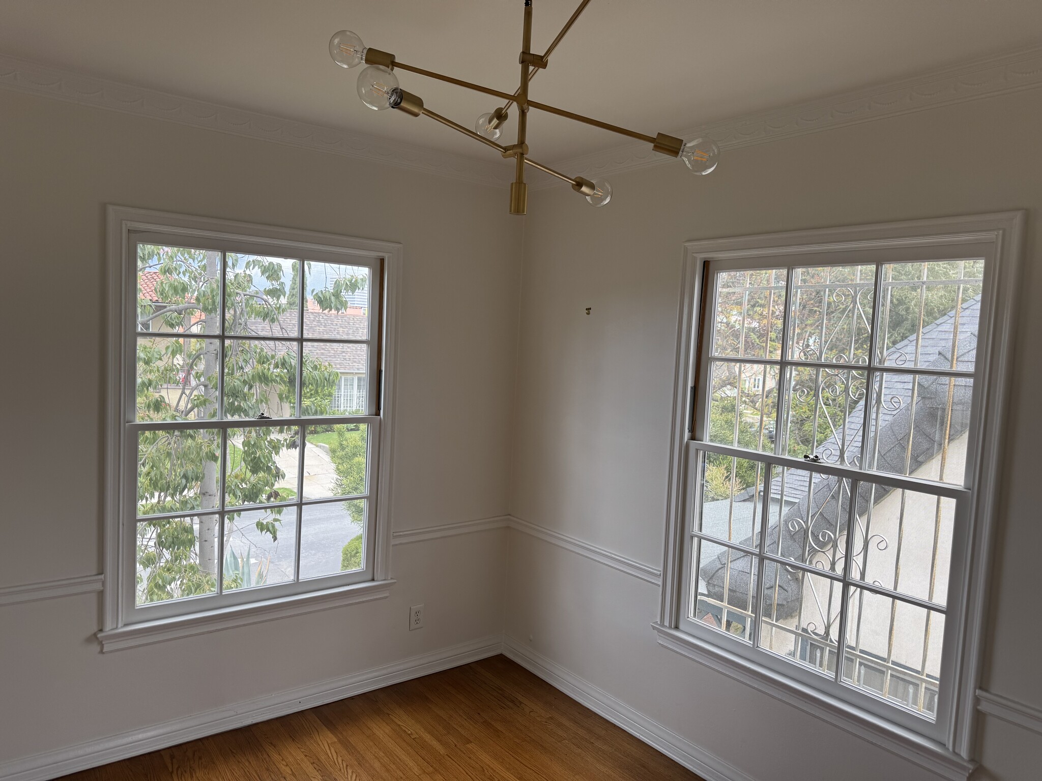 Building Photo - 1050 S Curson Ave