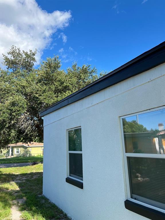 Building Photo - 1216 Emeralda Rd