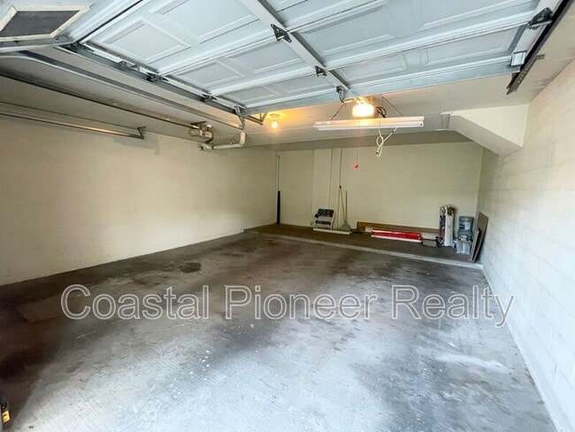 Building Photo - 614 Seascape Wy