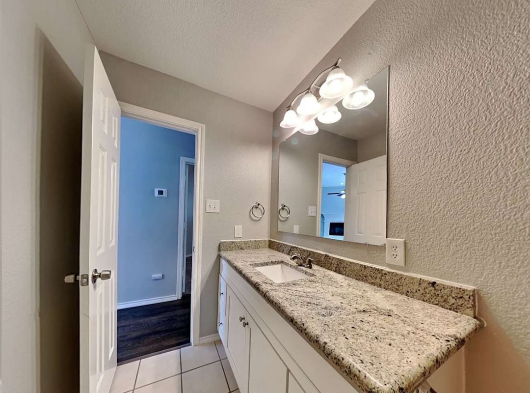 Building Photo - 2920 Crystal Way