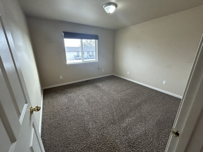 Building Photo - 2019 Lake Hills Dr