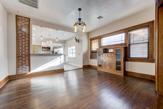 Building Photo - 1715 NW 38th St