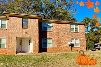 Building Photo - Welcome to this charming home located in S...