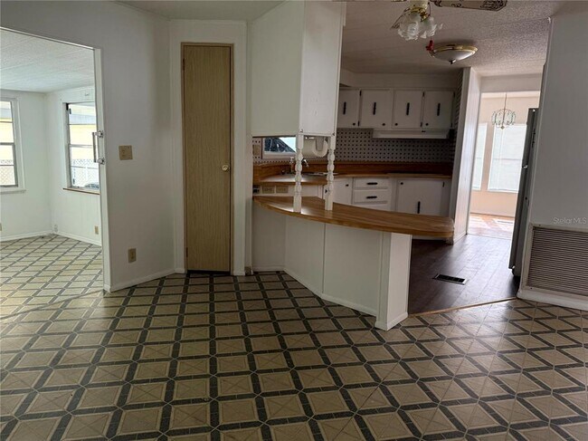 Building Photo - 3221 SE 39th Ave