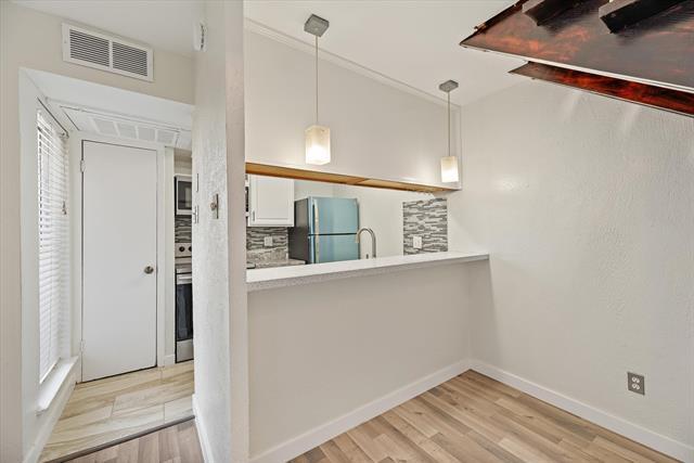 Building Photo - 2627 Douglas Ave