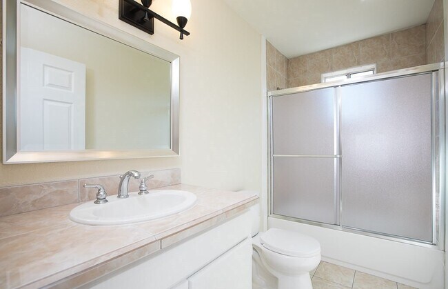 Building Photo - 11602 Lull St