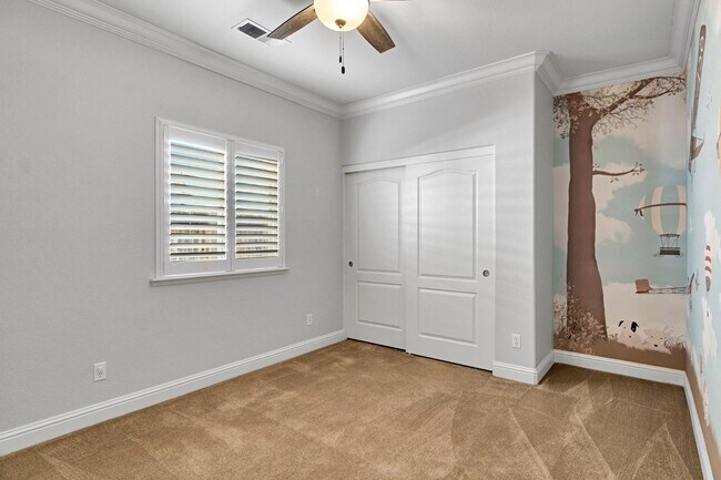 Building Photo - 2157 S Eddy Ave