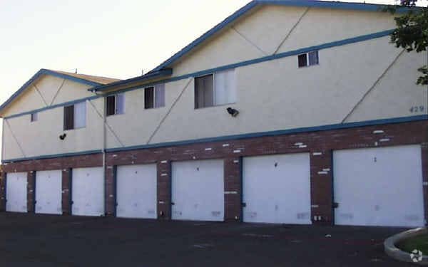 Building Photo - 429 Palm Ave