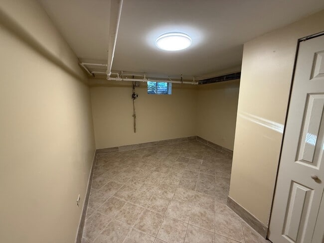 Building Photo - 9503 Greenwood Dr