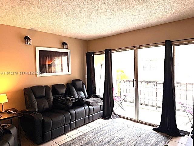 Building Photo - 8889 Fontainebleau Blvd