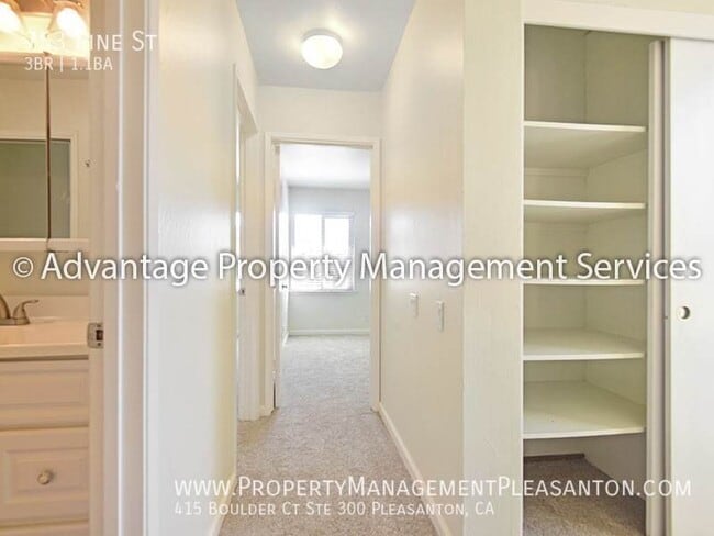 Building Photo - 753 Pine St