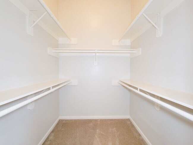 Building Photo - Beautiful Home with a Smart, Functional Fl...