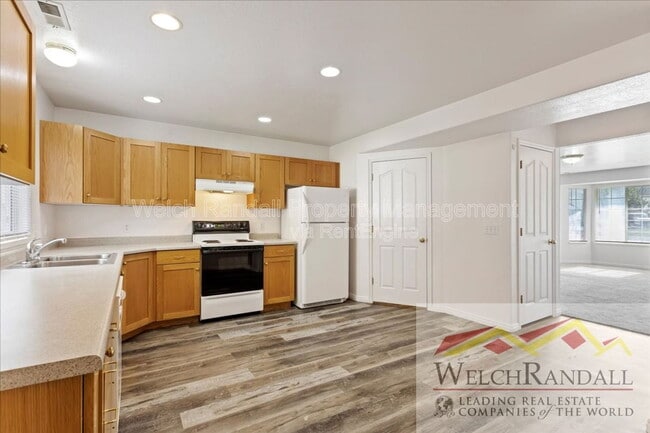 Building Photo - 168 Southwell St