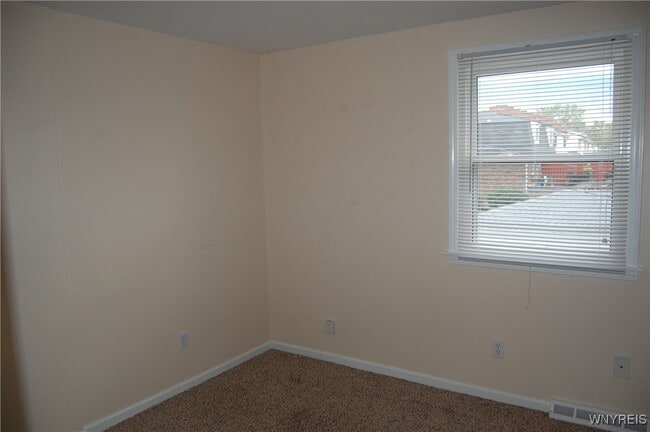 Building Photo - 59 Saber Ln