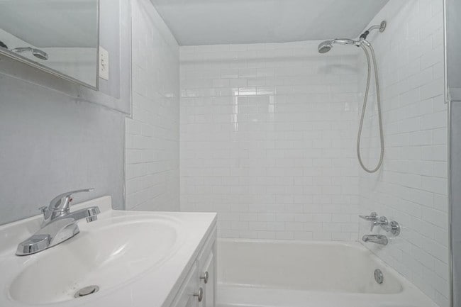 Building Photo - 4809 Baltimore Ave