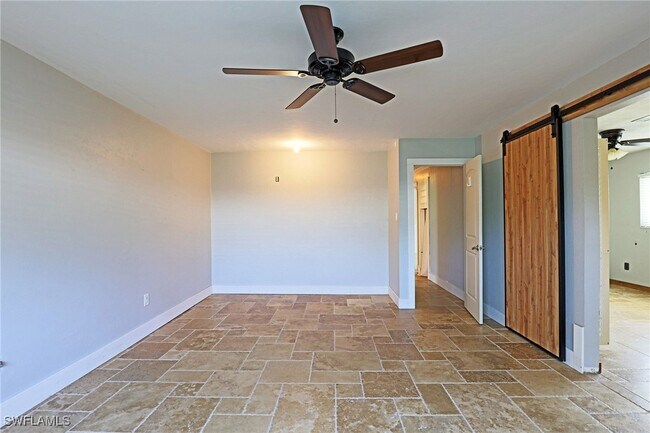 Building Photo - 1352 Shadow Ln