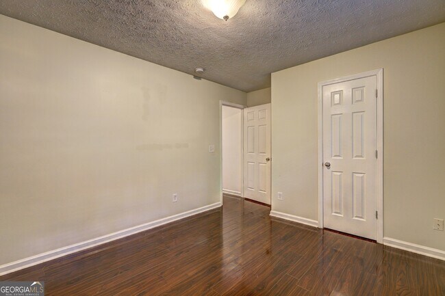 Building Photo - 1553 Ravens Run