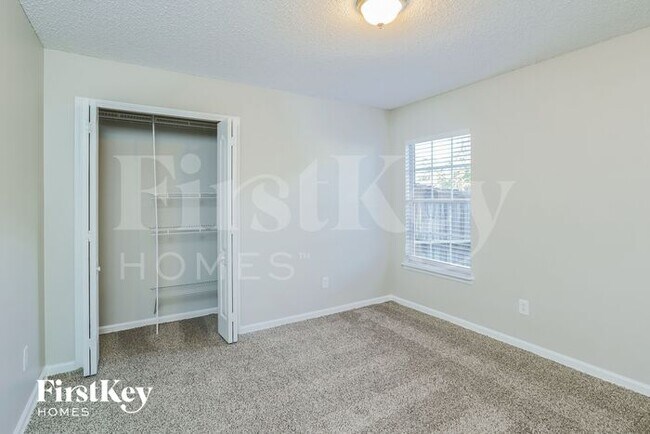 Building Photo - 246 Ridgewick Dr S