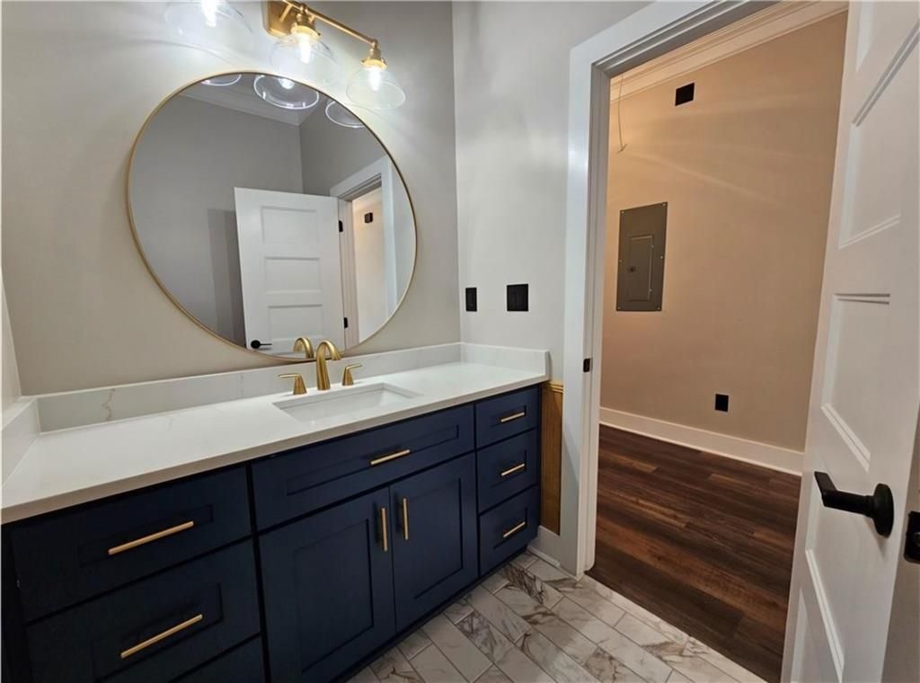 Building Photo - 198 Wellington St SW