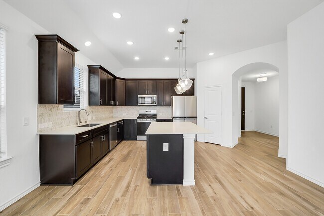 Building Photo - 1309 Tan Gable Ln