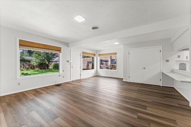 Building Photo - 4047 Merrick St