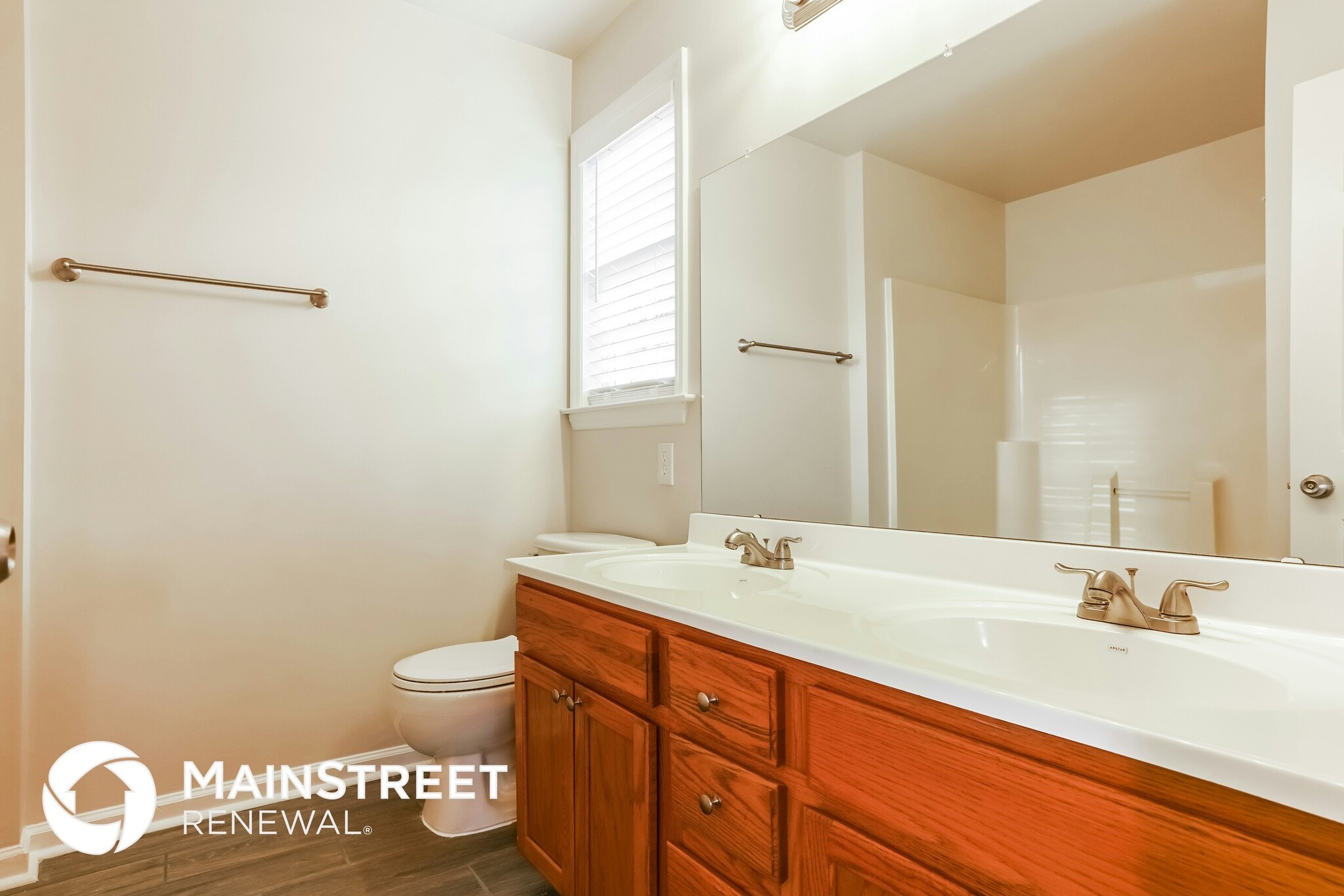 Building Photo - 160 Cedarhurst Ln