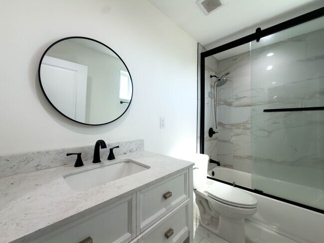 Building Photo - Spacious 3BR ADU w/ Private Patio!