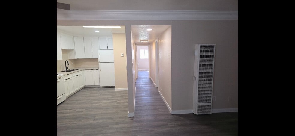 Building Photo - 5917 Streamview Dr