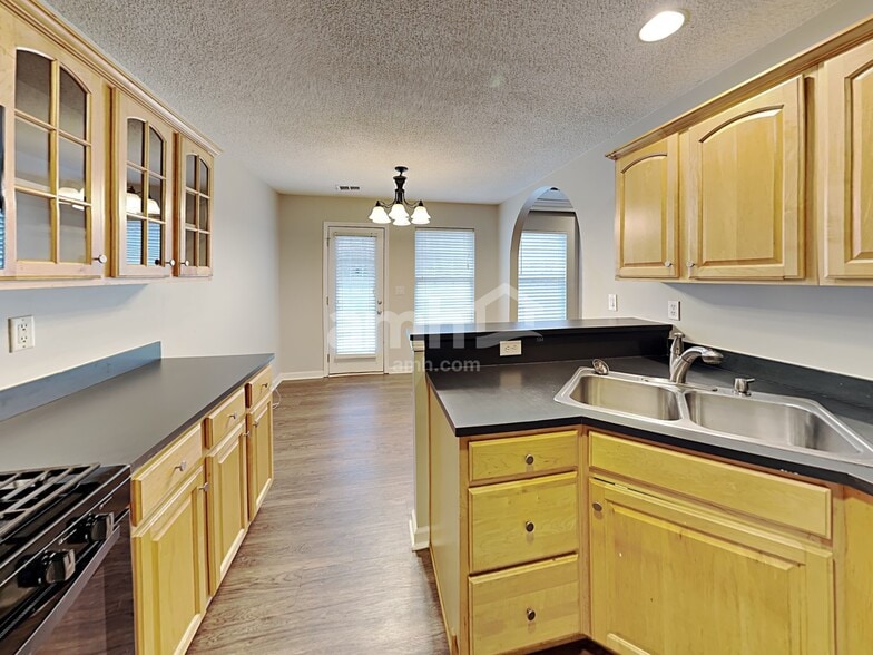 Building Photo - 6902 Brachnell View Dr