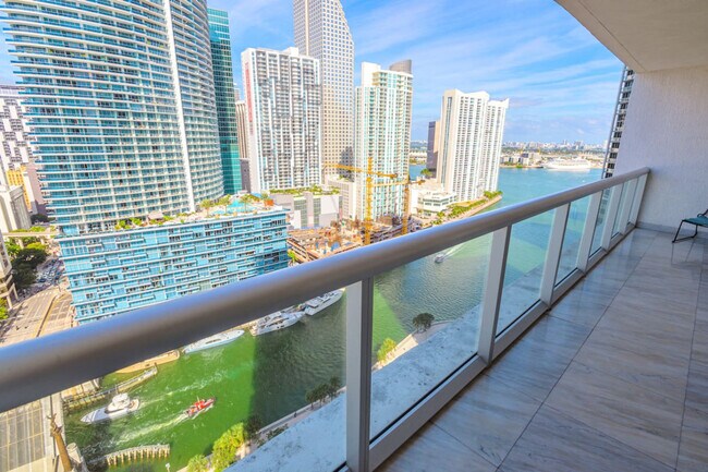 Building Photo - 501 Brickell Ave