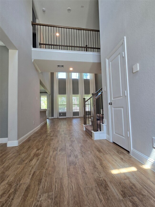 Building Photo - 15227 Deseo Dr