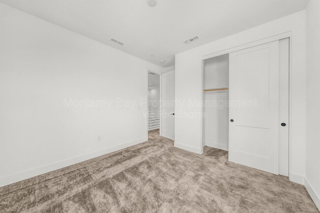 Building Photo - 111 Sea Shell Ave