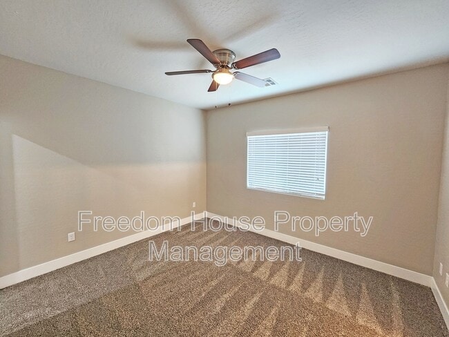 Building Photo - 1111 Sixshooter Ave