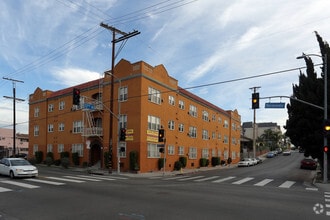 Building Photo - 1056 S Normandie Ave