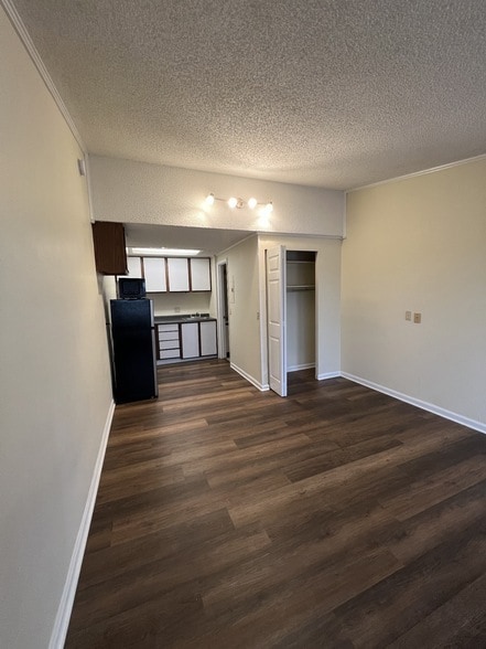 Building Photo - 2421 Madison St