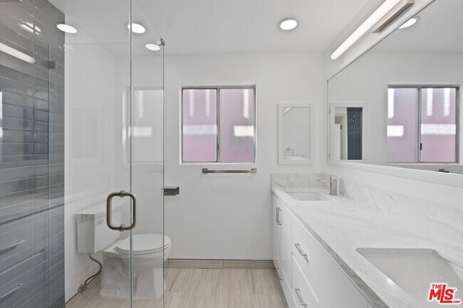 Building Photo - 122 Buccaneer St