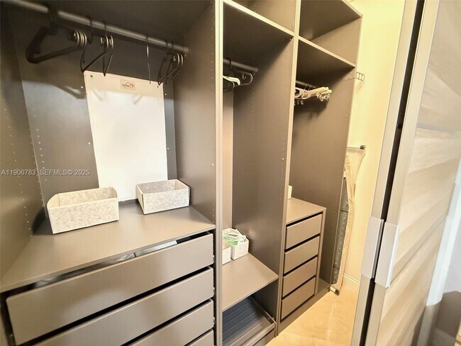 Building Photo - 1830 S Ocean Dr