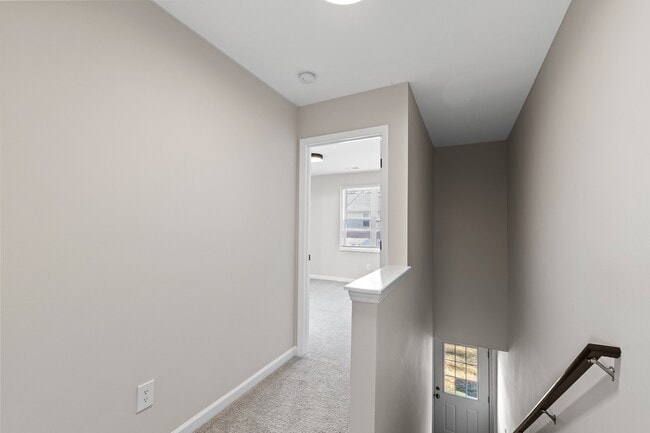 Building Photo - 365 E Williams St