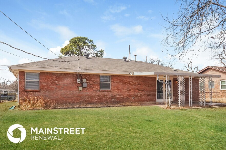 Building Photo - 2600 N Peniel Ave