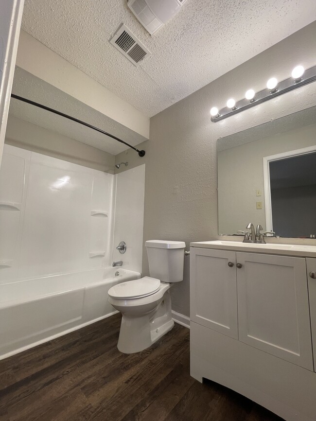 Building Photo - 10001 Forester Cove