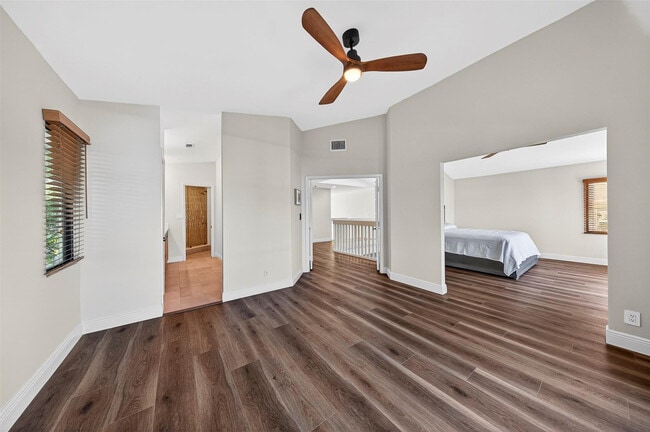 Building Photo - 1505 SE 11th St