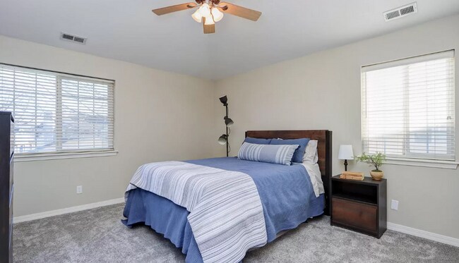 Building Photo - Beautiful Condo In Surprise Valley!