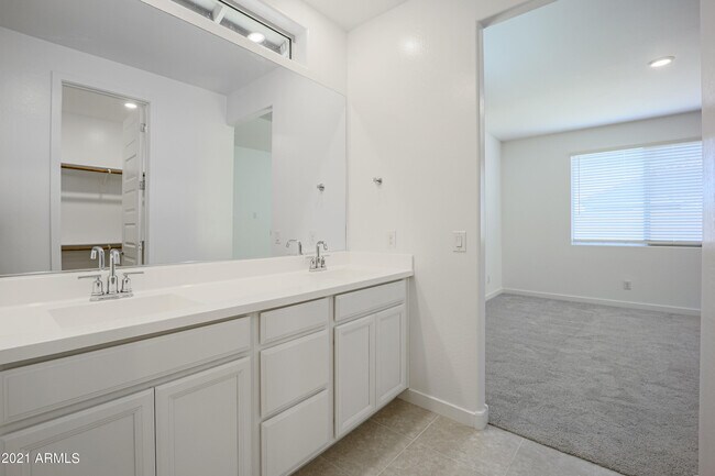 Building Photo - 16556 W Alameda Rd